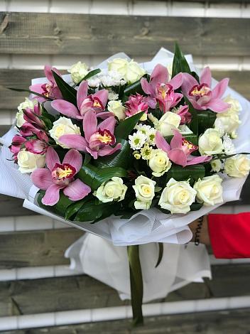 Букет цветов из: Розы и Хризантемы в Прогрессе Ставропольского края