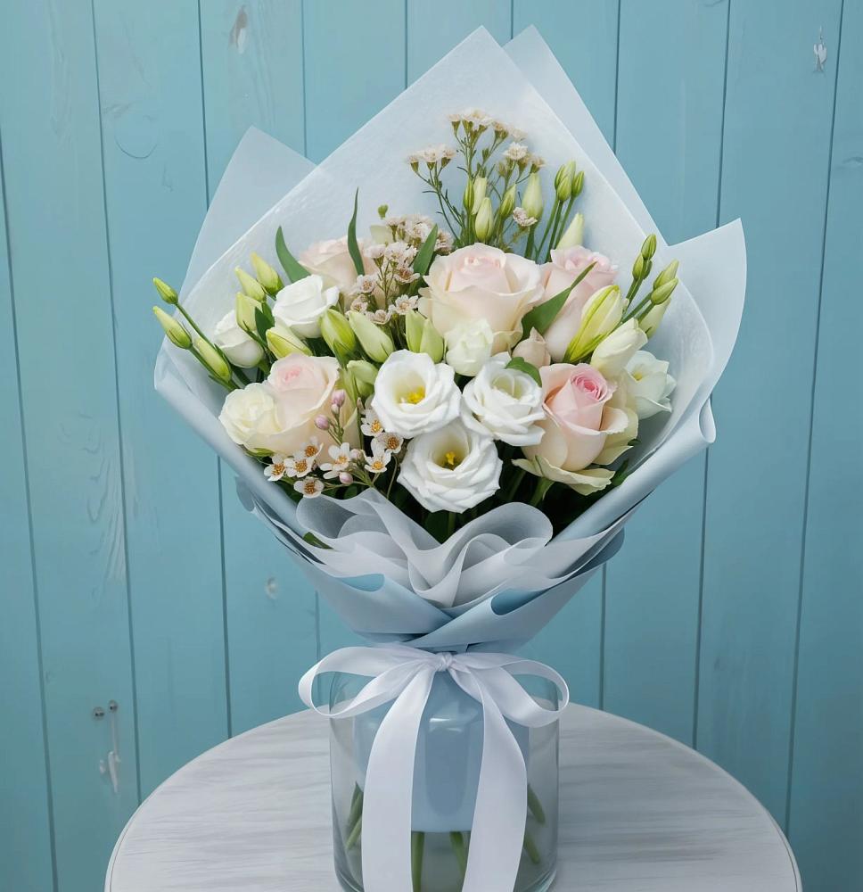 Букет цветов из: Розы и Лизиантусы в Прогрессе Ставропольского края