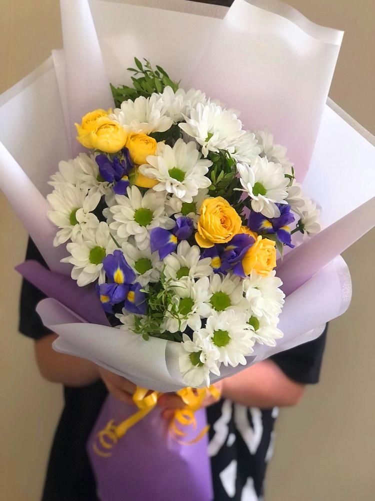 Букет цветов из: Ирисы, Хризантемы и Розы в Прогрессе Ставропольского края
