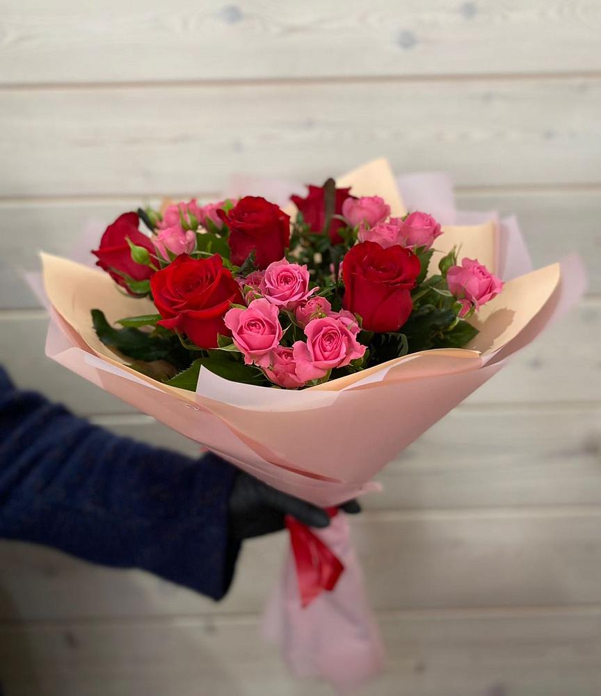 Букет цветов из: Розы в Прогрессе Ставропольского края