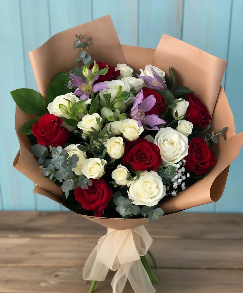 Букет цветов из: Розы и Альстромерии в Прогрессе Ставропольского края