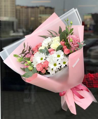 Букет цветов из: Розы, Лизиантусы и Хризантемы в Прогрессе Ставропольского края