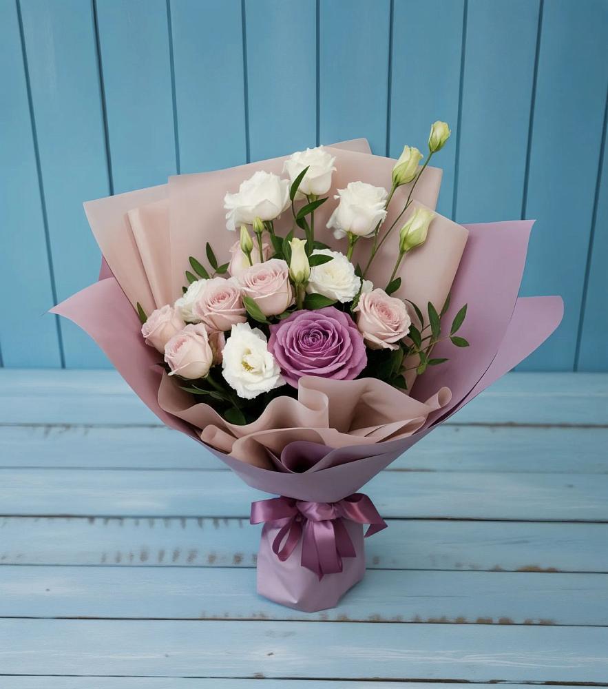 Букет цветов из: Розы и Лизиантусы в Прогрессе Ставропольского края